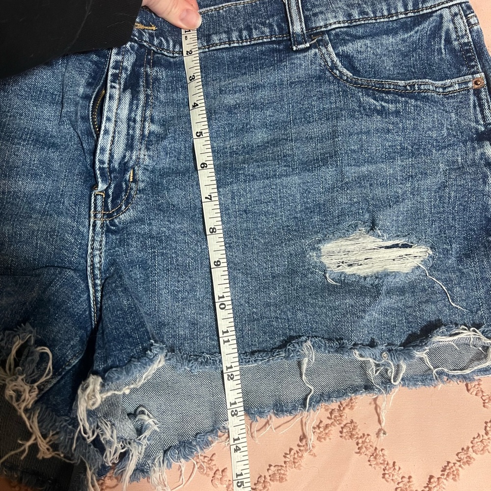 Old Navy Distressed Jean Shorts, 22 - Picture 4 of 4